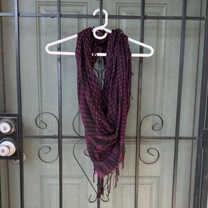 Elegant Purple Checkered Scarf